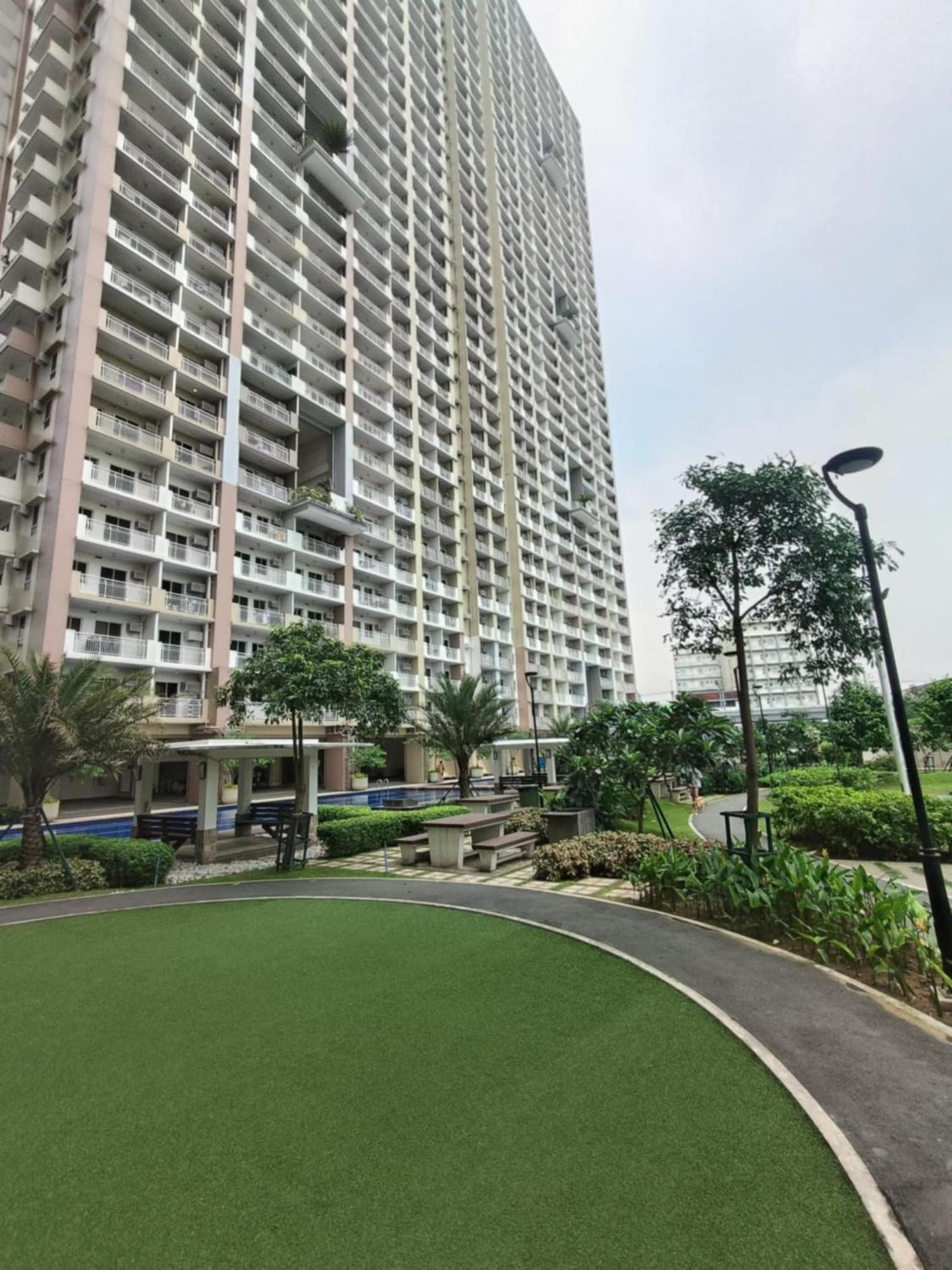 Infina Towers Aparthotel Quezon City Exteriör bild